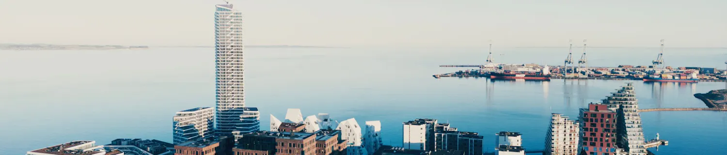 Lighthouse. Danmarks største bygning ligger på havnen i Aarhus.
